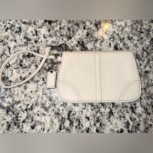 Coach White Cream Ivory Leather Wristlet Y2K SoHo
